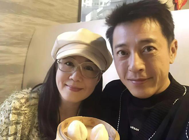 6年不吃肉不生子如今54岁近照不敢认冰球突破游戏夫妻俩为了不变老坚持2(图5)